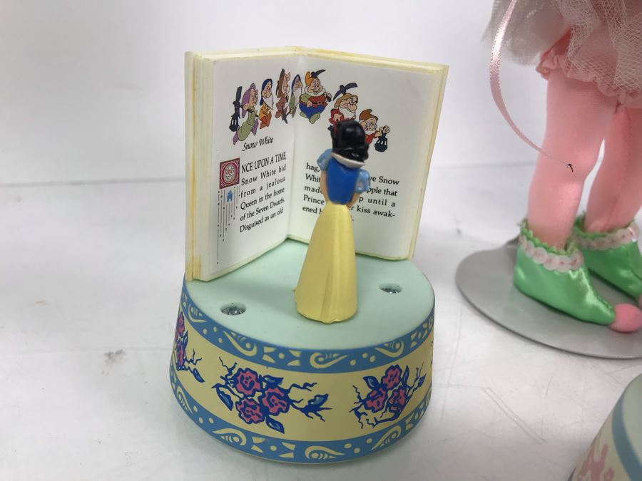 Vintage 1988 Robin Woods Tinkerbell Favorite Friends Of Fantasy Doll With $50 Disneyland Price Tag And (4) Vintage Schmid Disneyland Electronic Music Boxes: Cinderella, Snow White, Sleeping Beauty, The Little Mermaid [Photo 4]