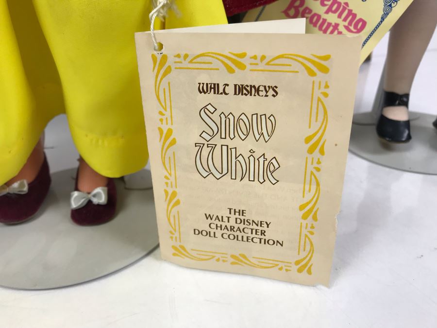 Various Vintage Dolls Including Walt Disney's Cinderella, Snow White, Sleeping Beauty, Alice In Wonderland Designed By Faith Wick For R. Dakin (Some With Original Disneyland Price Tags) [Photo 9]