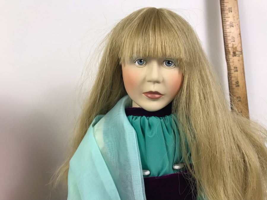 Large Madame Alexander Doll And Faith Wick For Elegante Dools By Dakin 19'H [Photo 7]