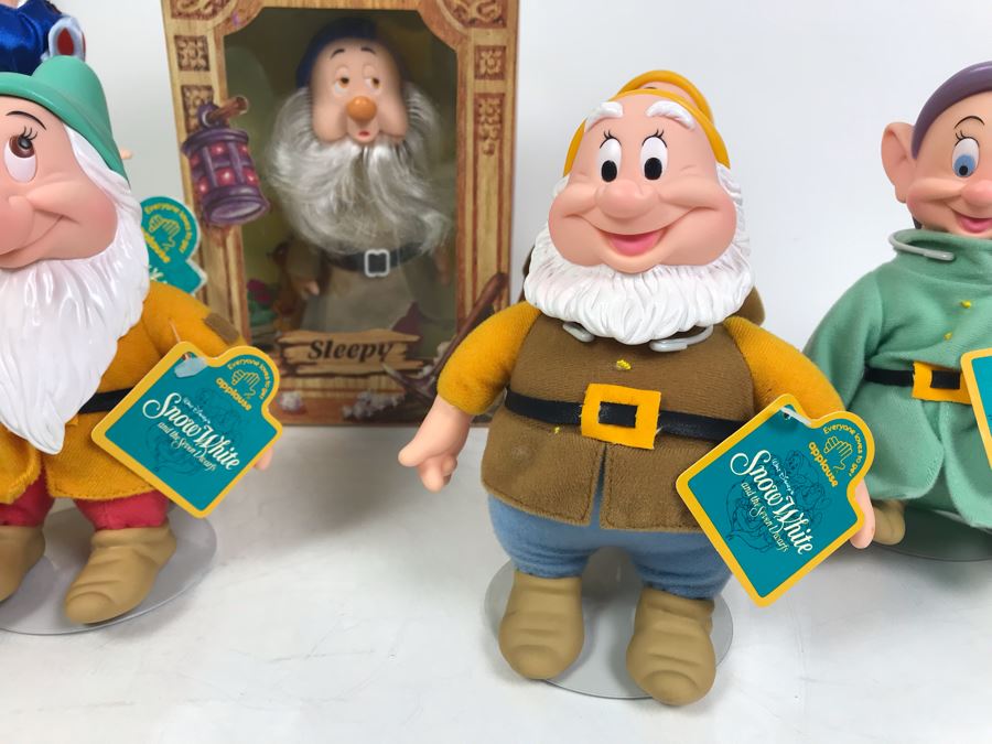 disney 7 dwarfs dolls