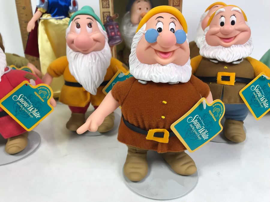 disney snow white and the seven dwarfs dolls