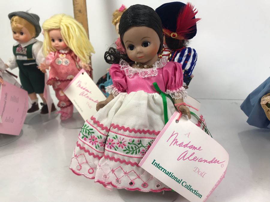 (12) Vintage Madame Alexander Dolls: Americana Collection, Storyland Dolls, International Collection, Portrettes Series, Little Women, Romeo [Photo 13]
