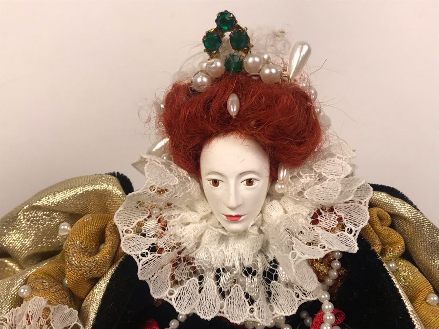 Vintage 1970's Limited Edition Peggy Nisbet Dolls With Certificates Of Authenticity: Queen Elizabet I, Queen Victoria, H.R.H. Prince Philip, H.M. Queen Elizabeth II And Lade Jane Grey All Signed By Alison Nisbet On Cert [Photo 12]