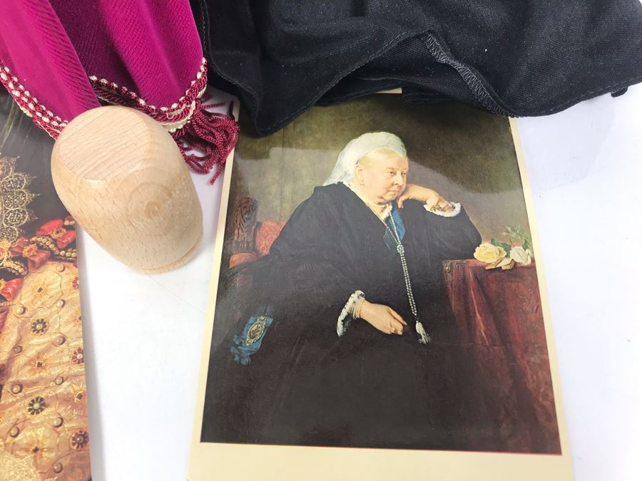 Vintage 1970's Limited Edition Peggy Nisbet Dolls With Certificates Of Authenticity: Queen Elizabet I, Queen Victoria, H.R.H. Prince Philip, H.M. Queen Elizabeth II And Lade Jane Grey All Signed By Alison Nisbet On Cert [Photo 21]