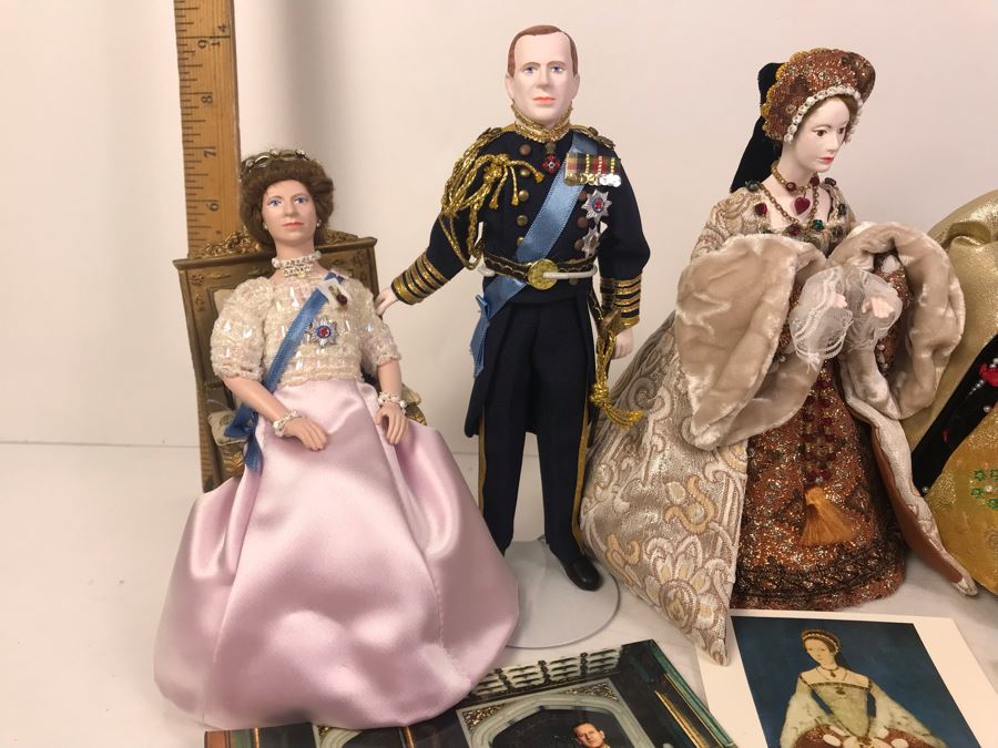 Vintage 1970's Limited Edition Peggy Nisbet Dolls With Certificates Of Authenticity: Queen Elizabet I, Queen Victoria, H.R.H. Prince Philip, H.M. Queen Elizabeth II And Lade Jane Grey All Signed By Alison Nisbet On Cert [Photo 6]