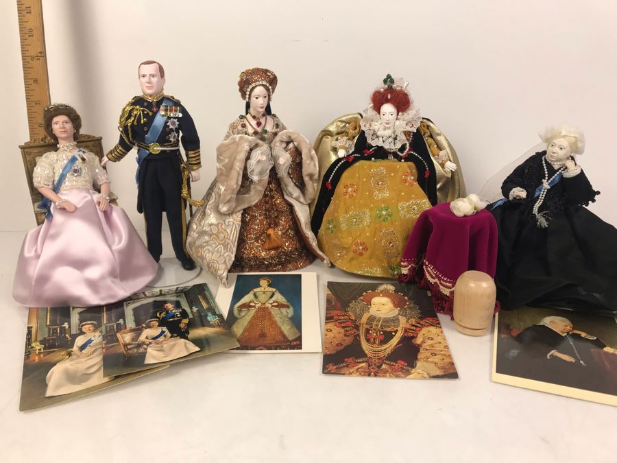 Vintage 1970's Limited Edition Peggy Nisbet Dolls With Certificates Of Authenticity: Queen Elizabet I, Queen Victoria, H.R.H. Prince Philip, H.M. Queen Elizabeth II And Lade Jane Grey All Signed By Alison Nisbet On Cert [Photo 5]