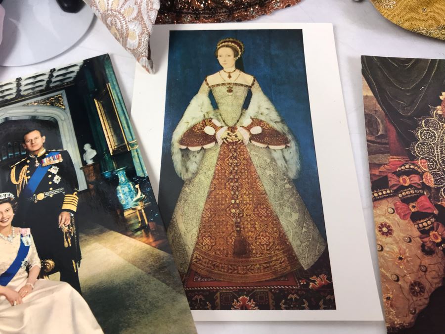 Vintage 1970's Limited Edition Peggy Nisbet Dolls With Certificates Of Authenticity: Queen Elizabet I, Queen Victoria, H.R.H. Prince Philip, H.M. Queen Elizabeth II And Lade Jane Grey All Signed By Alison Nisbet On Cert [Photo 17]