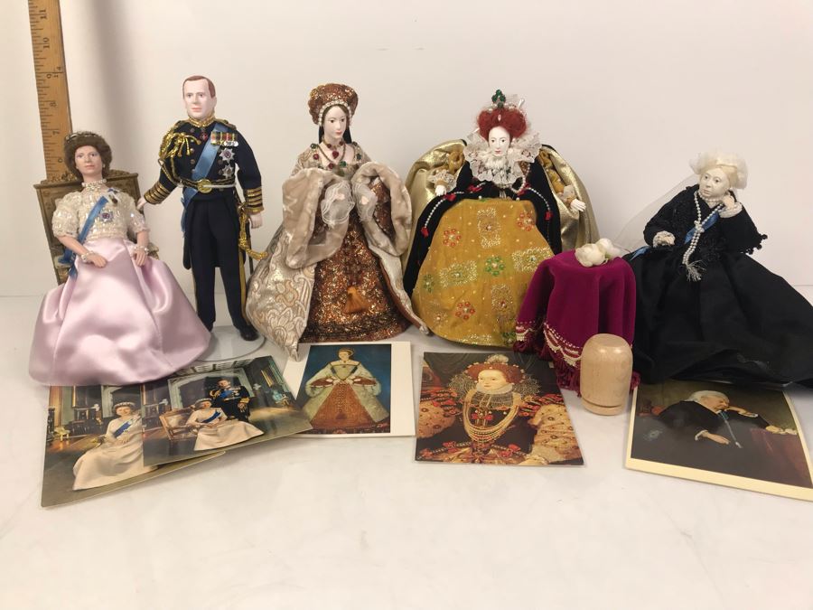 Vintage 1970's Limited Edition Peggy Nisbet Dolls With Certificates Of Authenticity: Queen Elizabet I, Queen Victoria, H.R.H. Prince Philip, H.M. Queen Elizabeth II And Lade Jane Grey All Signed By Alison Nisbet On Cert [Photo 4]
