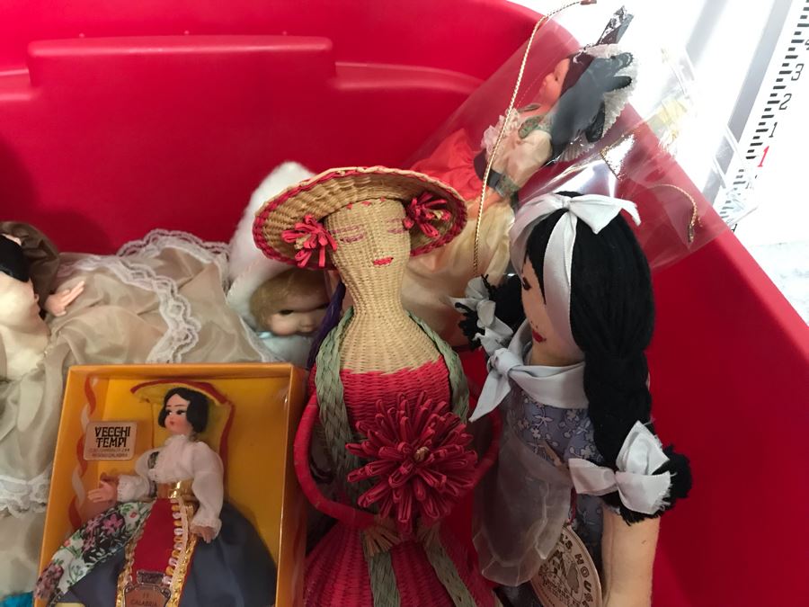 MEGA Vintage Doll Lot With 30' Mattel Marie Osmond Doll, Native American Barbie Doll, International Dolls, Disney Dolls And Tons More - 6 Large Tubs Filled! - See Photos [Photo 32]
