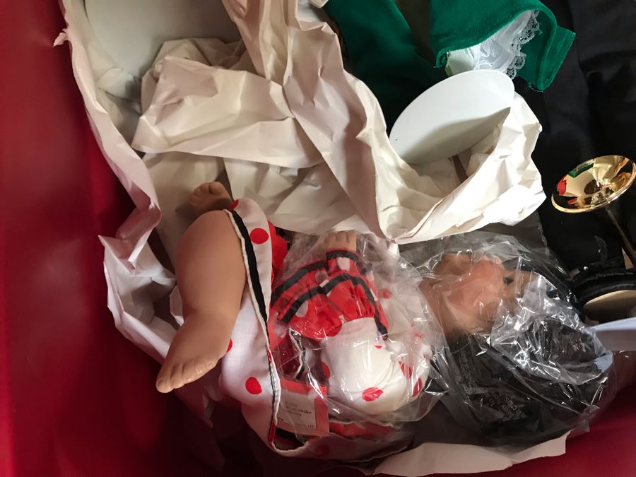 MEGA Vintage Doll Lot With 30' Mattel Marie Osmond Doll, Native American Barbie Doll, International Dolls, Disney Dolls And Tons More - 6 Large Tubs Filled! - See Photos [Photo 11]