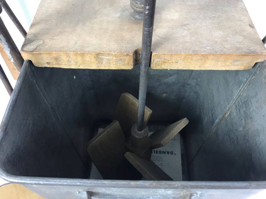 Vintage Dazey Churn & Mfg Co Industrial Mechanical Hand Crank Butter Churn St. Louis, MO 25'H [Photo 11]