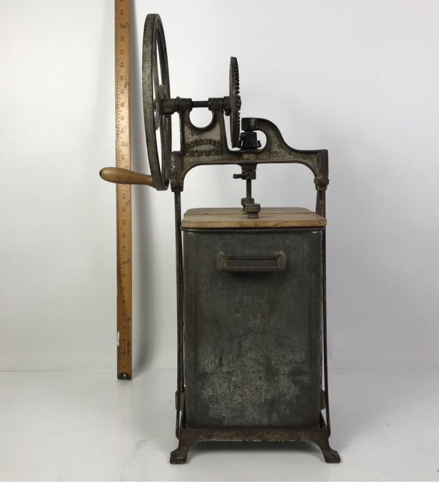 Vintage Dazey Churn & Mfg Co Industrial Mechanical Hand Crank Butter Churn St. Louis, MO 25'H [Photo 17]