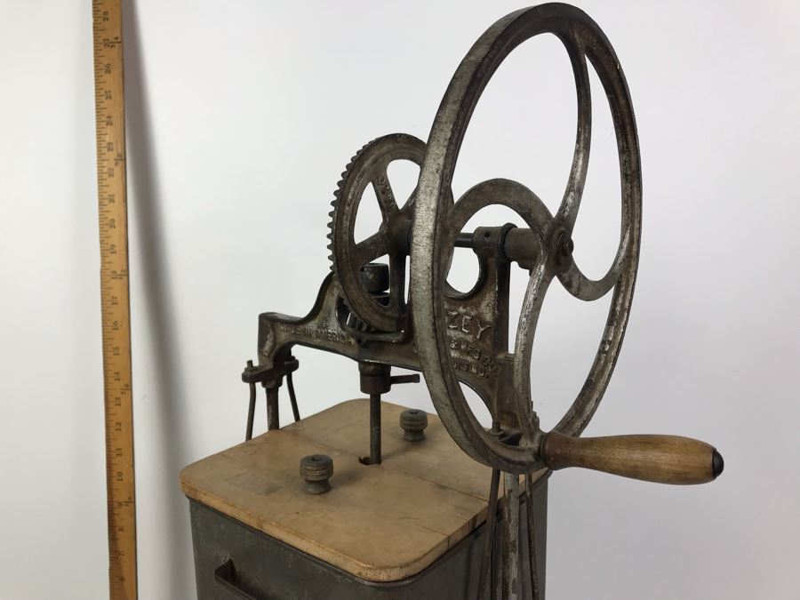 Vintage Dazey Churn & Mfg Co Industrial Mechanical Hand Crank Butter ...