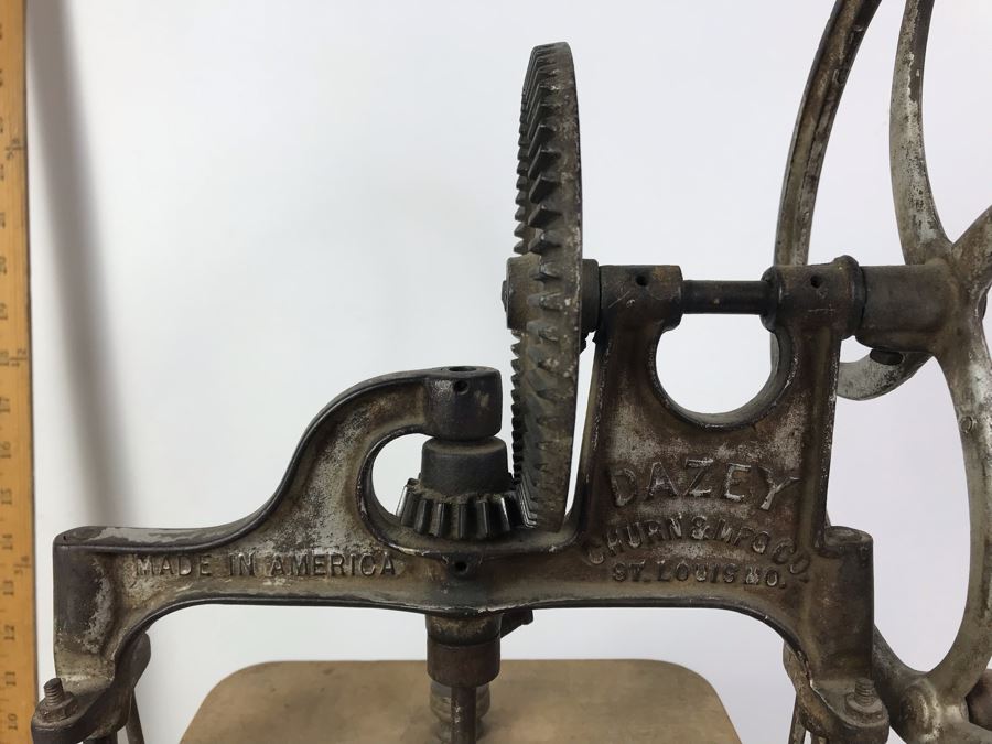 Vintage Dazey Churn & Mfg Co Industrial Mechanical Hand Crank Butter Churn St. Louis, MO 25'H [Photo 5]