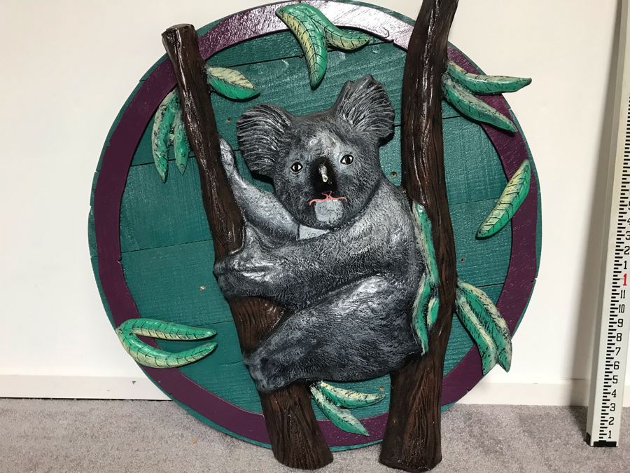 Wooden Wall Plaque With Embossed Plastic Koala Bear From Outback Steakhouse 30'R [Photo 2]
