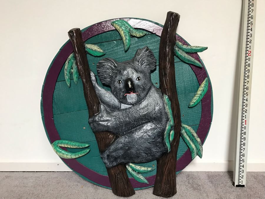 Wooden Wall Plaque With Embossed Plastic Koala Bear From Outback Steakhouse 30'R [Photo 1]