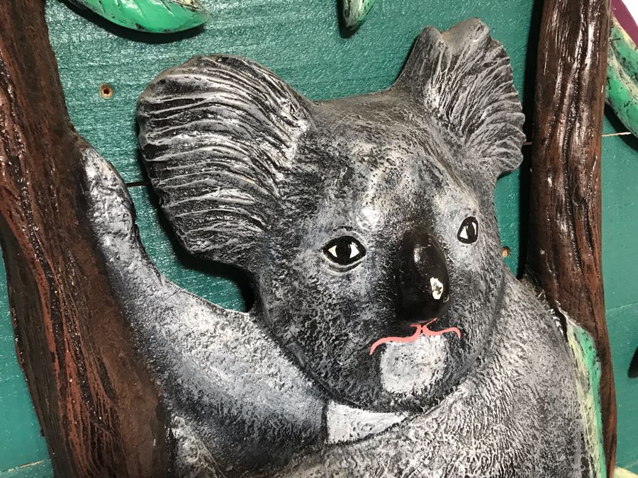 Wooden Wall Plaque With Embossed Plastic Koala Bear From Outback Steakhouse 30'R [Photo 4]