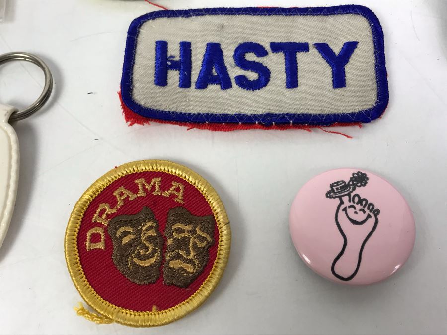 Collectibles Lot With Pins, Patches, Buttons, Keychains: Sit On It Fonzie Button, Word From Microsoft, Dodgers Belt Buckle And Keychain, Brownie Brooch, Vintage Computer Automation Medal, Pan Am Button And More - See Photos [Photo 17]