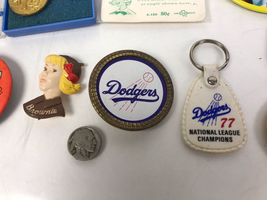 Collectibles Lot With Pins, Patches, Buttons, Keychains: Sit On It Fonzie Button, Word From Microsoft, Dodgers Belt Buckle And Keychain, Brownie Brooch, Vintage Computer Automation Medal, Pan Am Button And More - See Photos [Photo 10]