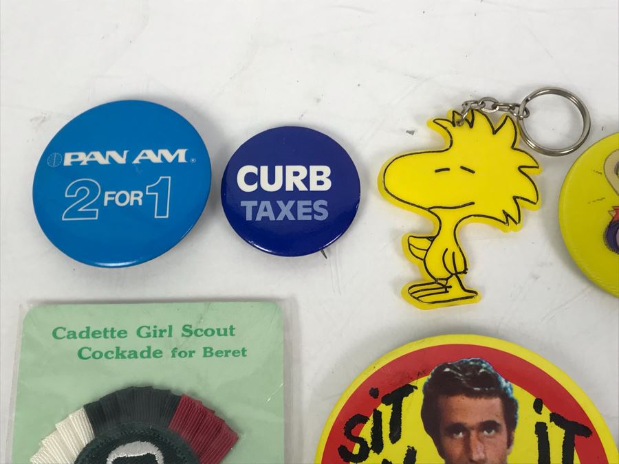 Collectibles Lot With Pins, Patches, Buttons, Keychains: Sit On It Fonzie Button, Word From Microsoft, Dodgers Belt Buckle And Keychain, Brownie Brooch, Vintage Computer Automation Medal, Pan Am Button And More - See Photos [Photo 4]
