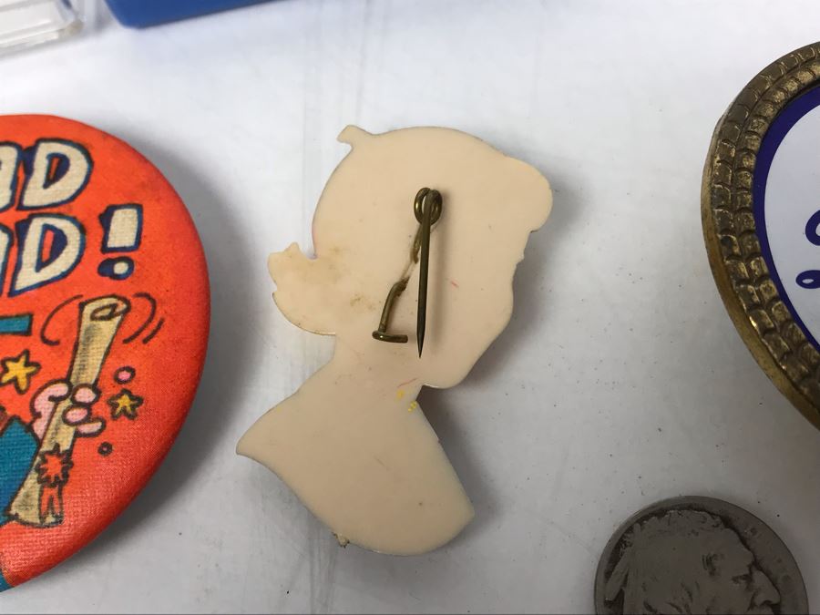 Collectibles Lot With Pins, Patches, Buttons, Keychains: Sit On It Fonzie Button, Word From Microsoft, Dodgers Belt Buckle And Keychain, Brownie Brooch, Vintage Computer Automation Medal, Pan Am Button And More - See Photos [Photo 12]