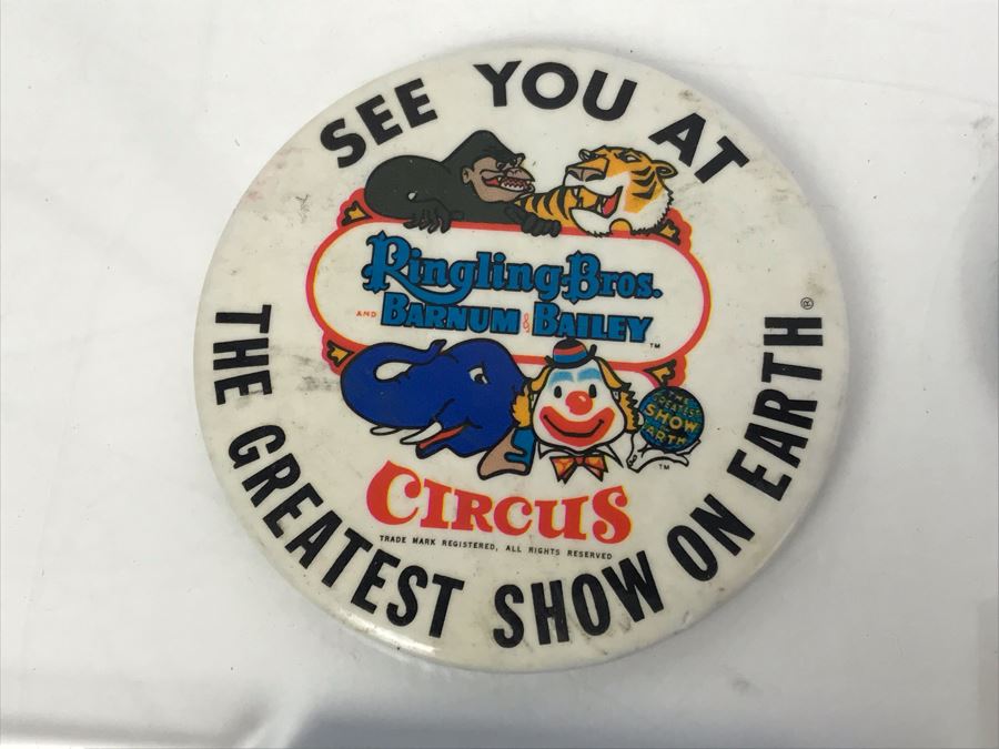 Collectibles Lot With Pins, Patches, Buttons, Keychains: Sit On It Fonzie Button, Word From Microsoft, Dodgers Belt Buckle And Keychain, Brownie Brooch, Vintage Computer Automation Medal, Pan Am Button And More - See Photos [Photo 5]