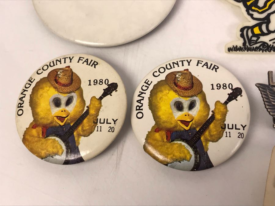 Collectibles Lot With Pins, Patches, Keychains, Bracelet Includes Airline Wings, Marilyn Monroe Brooch, Webelos, Girl Scouts, Trojans Football Brooch, USN, Snow White, Wells Fargo - See Photos [Photo 21]