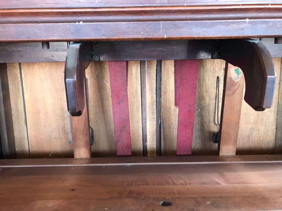 WORKING Antique Victorian Parlor Pump Organ Estey Organ Co Brattleboro Vt Elaborate High Top Mahogany Cabinet With Mirror - Top Removes From Bottom For Easy Moving - Estimate $1,000-$3,000 [Photo 22]