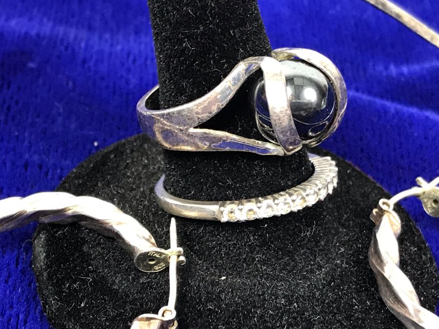 Pair Of Sterling Silver Rings, Sterling Silver Chocker Necklace And Pair Of Sterling Silver Earrings 30.3g [Photo 7]