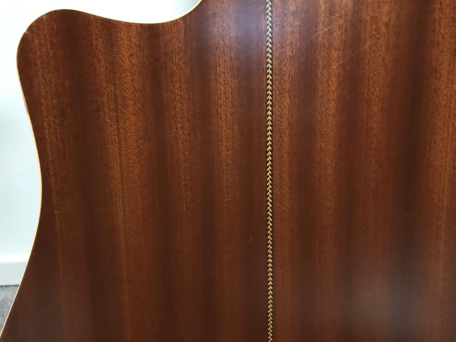 Seagull Acoustic Guitar With Pickup, Stand And Capo Model Maritime SWS CW SG QI [Photo 7]