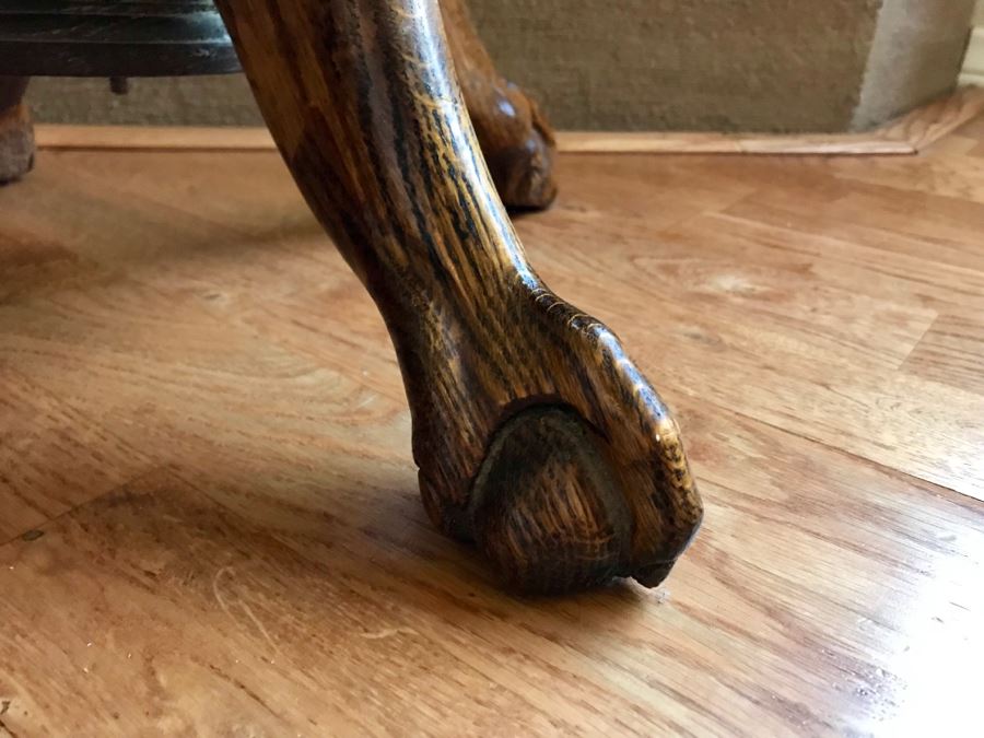 Vintage Round Oak Side Table With Ball And Claw Feet [Photo 4]