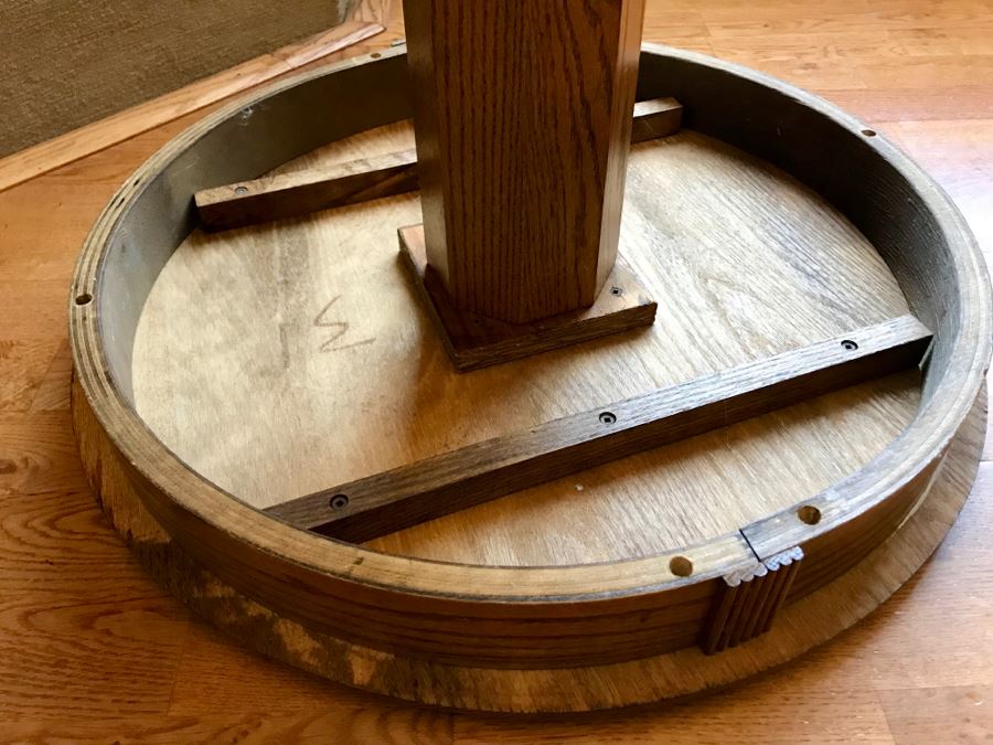 Vintage Round Oak Side Table With Ball And Claw Feet [Photo 7]
