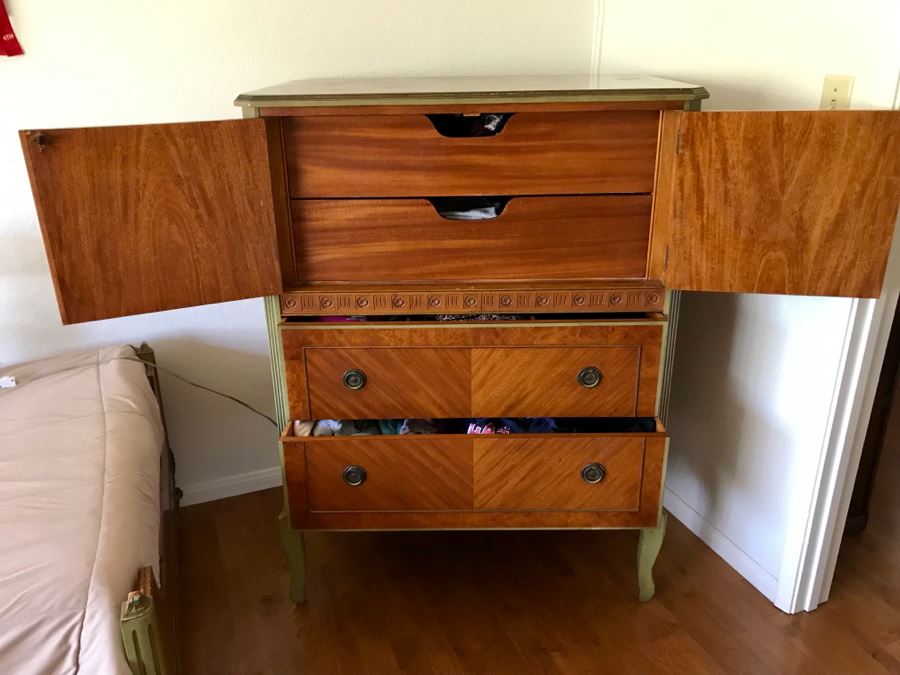 Stunning Vintage Chest Of Drawers Dresser With Painted Floral