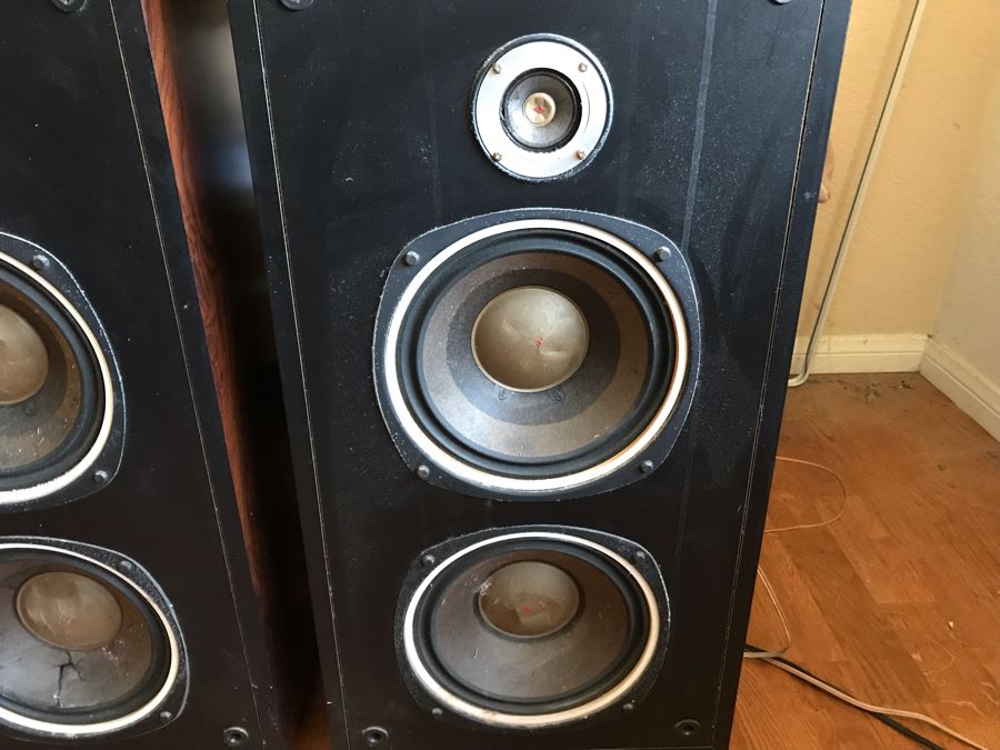 MGA Mitsubishi Electric Integrated Amplifier DA-U300, AM FM Stereo Tuner DA-F200 And Pair Of Speakers SS-300 (Note One Speaker Sounds Good But Has Cosmetic Damage To Foam) [Photo 8]