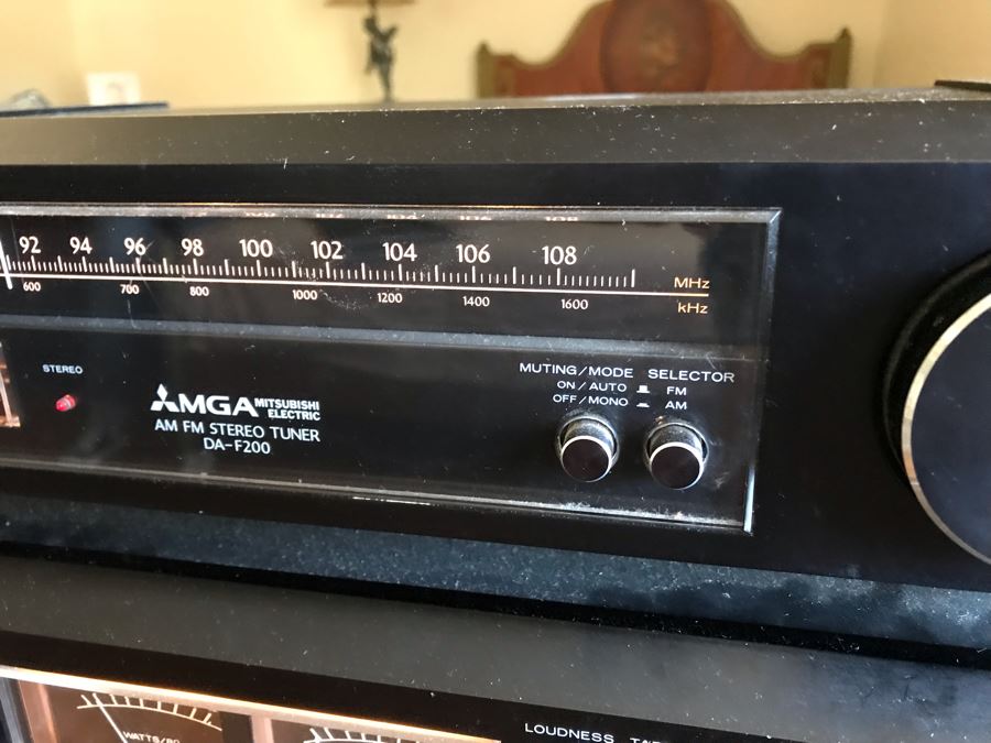 MGA Mitsubishi Electric Integrated Amplifier DA-U300, AM FM Stereo Tuner DA-F200 And Pair Of Speakers SS-300 (Note One Speaker Sounds Good But Has Cosmetic Damage To Foam) [Photo 4]