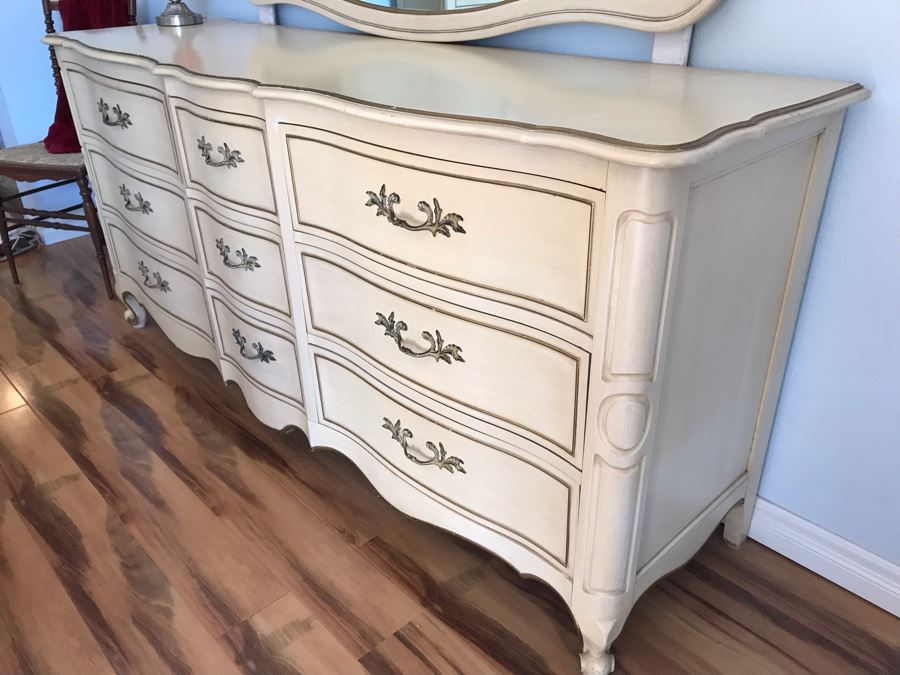 French Provincial Chest Of Drawers Dresser By Drexel [Photo 5]