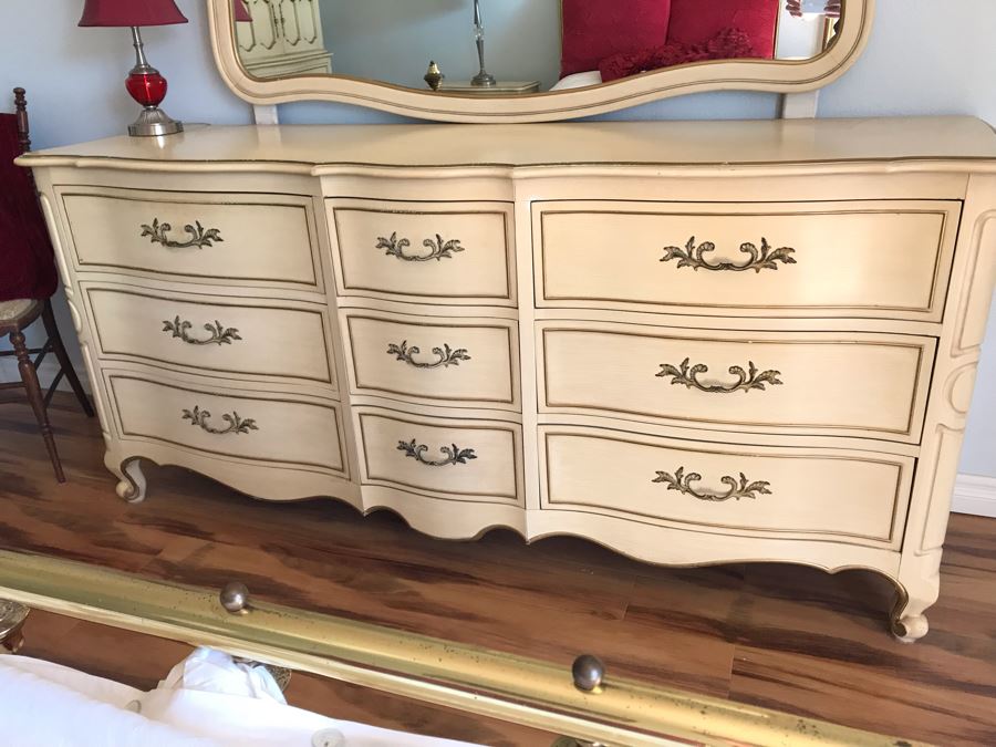 French Provincial Chest Of Drawers Dresser By Drexel [Photo 4]