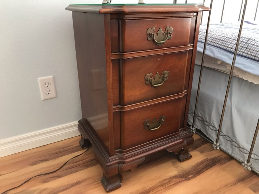 3 Drawer 'Homemakers' Nightstand With Glass Top - Made By John M. Smyth Of Chicago [Photo 4]