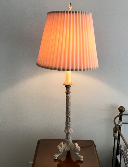 Table Lamp [Photo 1]