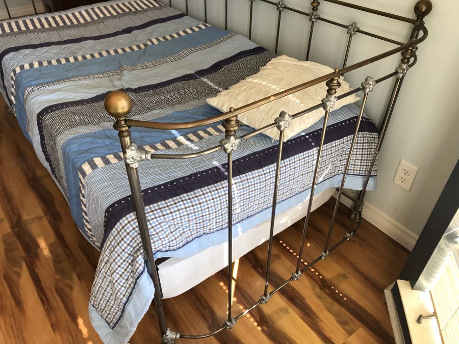 Vintage Brass Daybed With Floral Accents & Pop Up Trundle - Does Not Include Mattress, Box Spring Or Bedding [Photo 5]