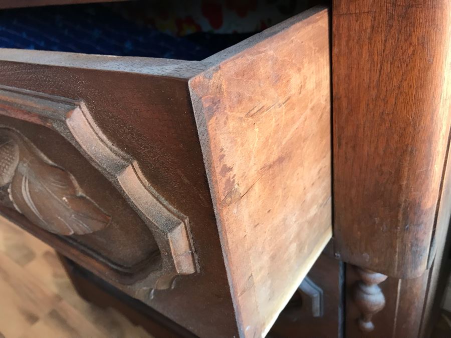 Antique 3 Drawer Dresser Chest Of Drawers On Casters With Carved