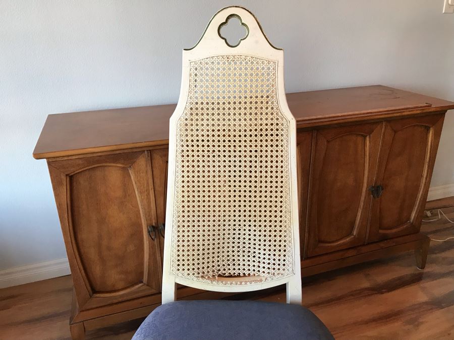 Vintage French Provincial Pedestal Dining Table With 2 Leaves (Not Shown) And (4) Cane Back Chairs (Note That Cane Backs Need To Be Replaced) [Photo 8]