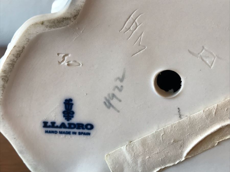 Lladro Figurine Sea Breeze Wind Blown Girl No. 4922 Great Condition 14.5'H [Photo 12]