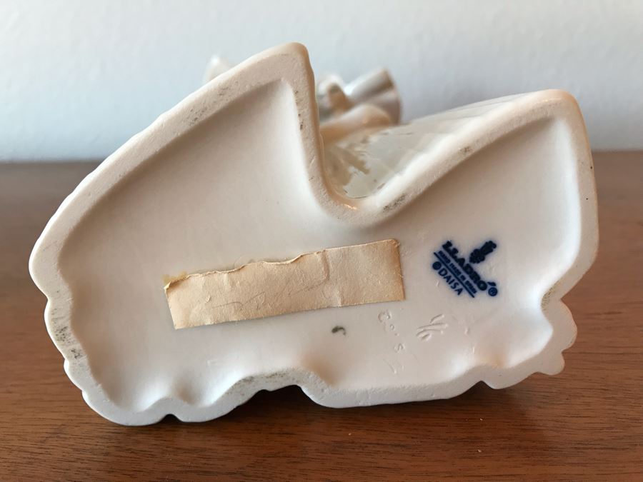 Lladro Porcelain Figurine Double NUNS Pleated Dress 13'H [Photo 12]