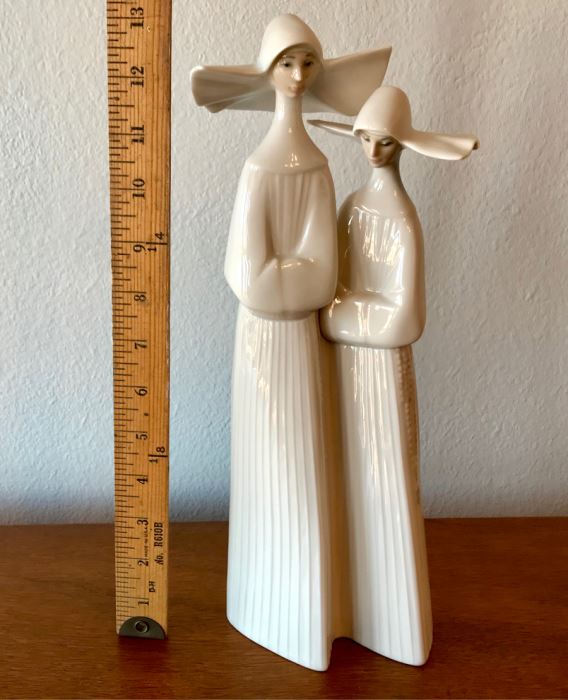 Lladro Porcelain Figurine Double NUNS Pleated Dress 13'H