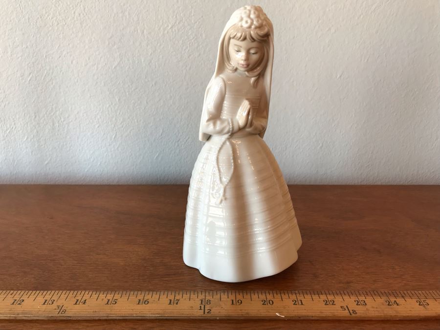 NAO By Lladro 236 Confirmation Girl with Rosary First Communion 9' Handmade In Spain