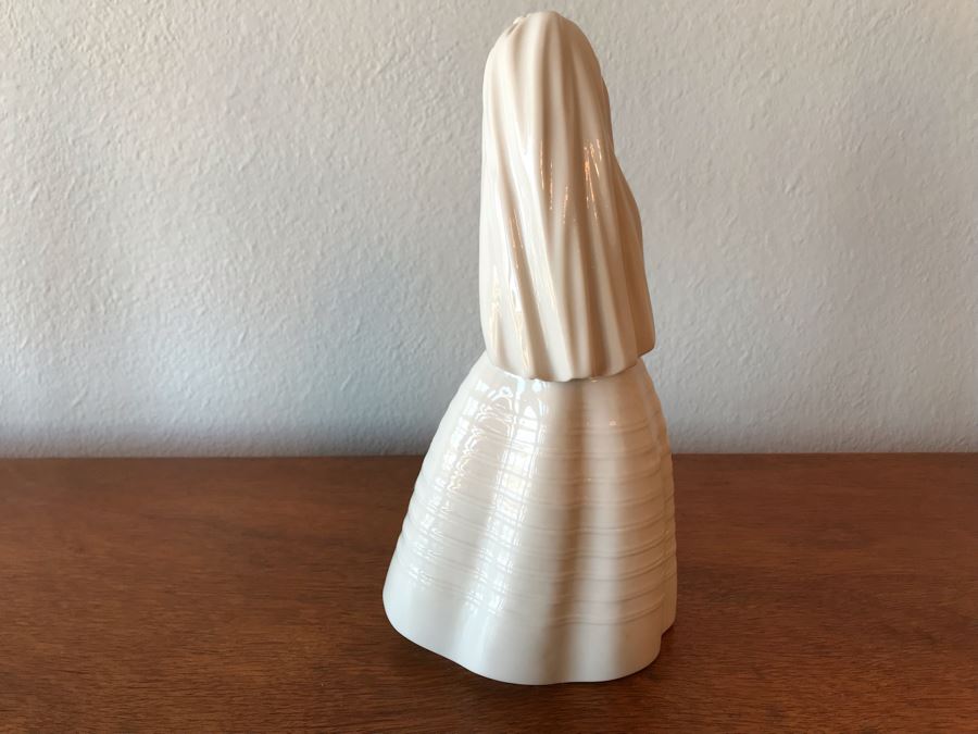 NAO By Lladro 236 Confirmation Girl with Rosary First Communion 9' Handmade In Spain [Photo 6]