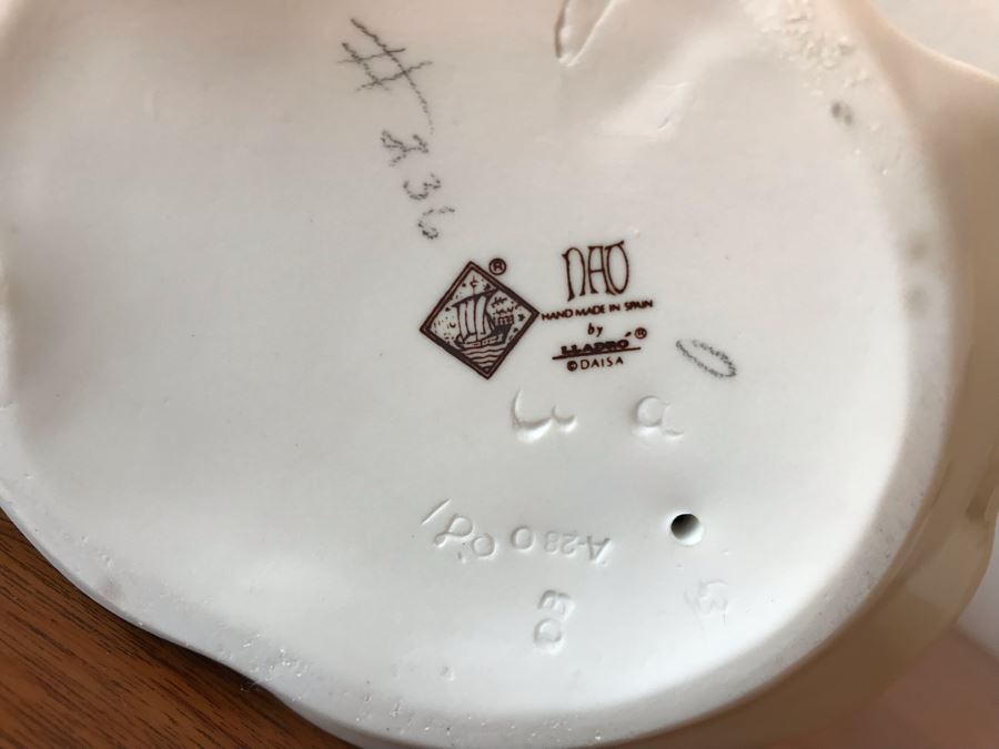 NAO By Lladro 236 Confirmation Girl with Rosary First Communion 9' Handmade In Spain [Photo 9]