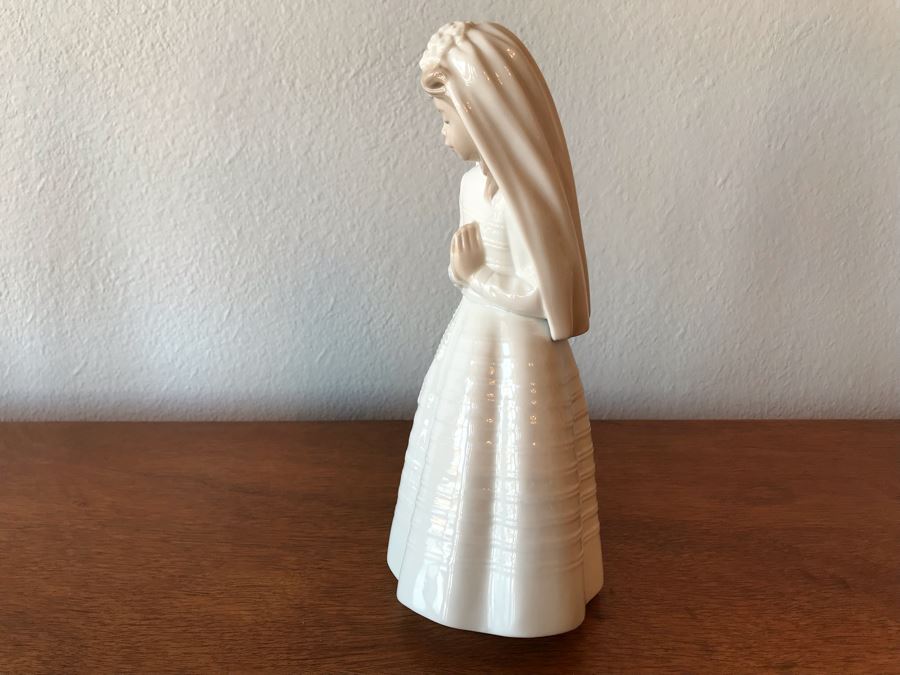 NAO By Lladro 236 Confirmation Girl with Rosary First Communion 9' Handmade In Spain [Photo 7]