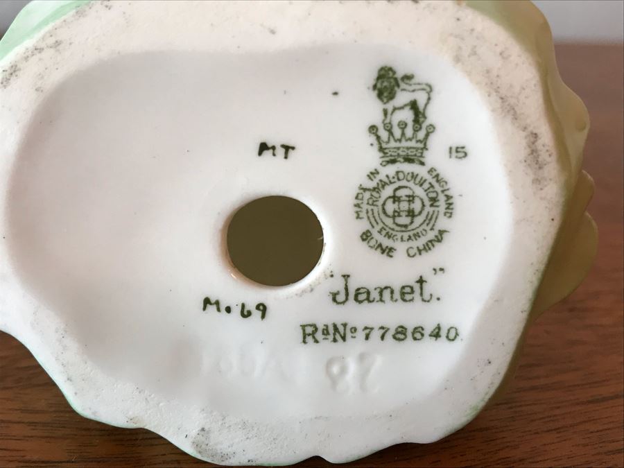 Vintage Royal Doulton Bone China 'Janet' Figurine 778640 And Wooden Anri Music Box Figurine With Reuge Swiss Movement Avril Au Portugal [Photo 10]